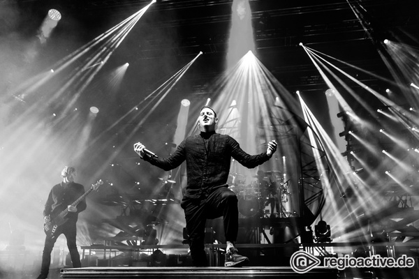 Volle Kraft voraus - Feurig: Fotos von Parkway Drive live in der Jahrhunderthalle Frankfurt 