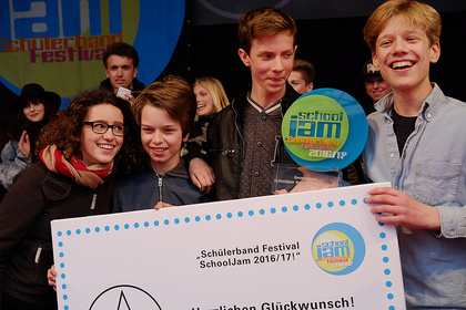 Neun überzeugende Newcomer auf der Center Stage der Musikmesse - Fotos vom großen SchoolJam-Finale 2017: Spannung und starke Musik 