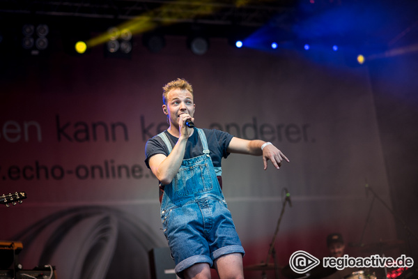 In Latzhose - Julian Philipp David: Live-Bilder des Newcomers beim Schlossgrabenfest 2017 in Darmstadt 