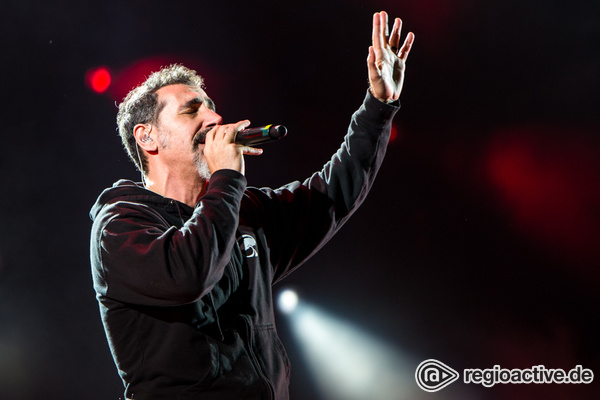 System of Thrones - Serj Tankian singt "Game of Thrones"-Song 