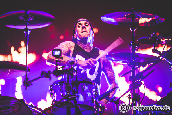 See you later, Travis Barker - Blink-182 unterbrechen Europatour 