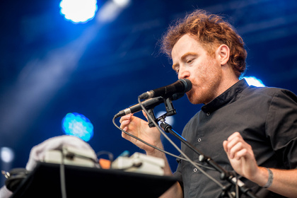 Anders: Bilder von Royal Canoe live auf dem Maifeld Derby 2017