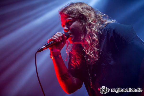 Leave me breathless - Wortgewaltig: Bilder von Kate Tempest live beim Maifeld Derby 2017 