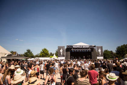 Maifeld Derby 2018 komplettiert Line-up mit Editors und Nils Frahm