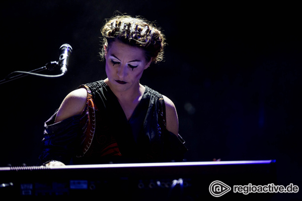 Legendäre Puppen - Amanda Palmer & Edward Ka-Spel: Live-Bilder vom Maifeld Derby 2017 