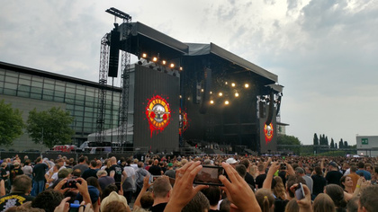 Ein Konzert für die Ewigkeit - Denkwürdig: Guns N' Roses trotzen in Hannover dem Regen 