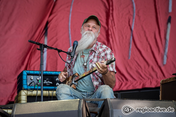 Gandalf mit Gitarre - Seasick Steve: Live-Fotos des Bluesmusikers beim Southside Festival 2017 