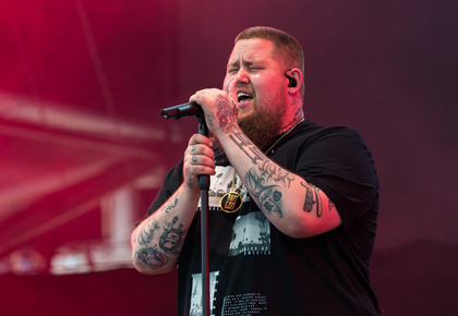 Auch nur ein Mensch - Die Stimme: Fotos von Rag'n'Bone Man live Wireless Festival 2017 