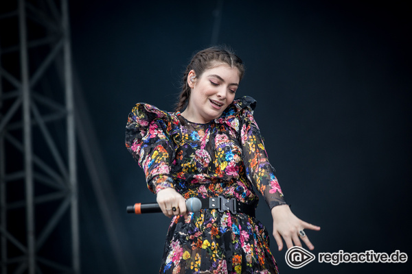 Ausdrucksstark - Extravagant: Bilder von Lorde beim Southside Festival 2017 