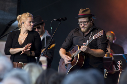 Keine Luxusprobleme, nur Gefühl - Gregor Meyle & Band verzaubern beim Burgsommer Neuleiningen 