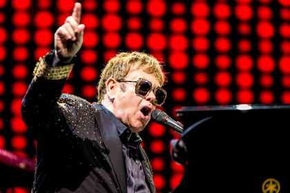 Die Rampensau - Elton John entfacht Begeisterungsstürme in der Mannheimer SAP Arena 