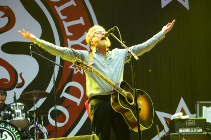 Flogging Molly: Live-Bilder der Punkband beim Happiness Festival 2017