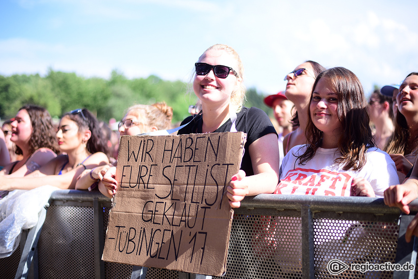 Von Wegen Lisbeth (live beim Happiness Festival, 2017)