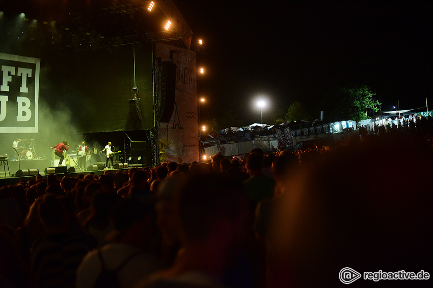 Kraftklub (live beim Happiness Festival 2017)