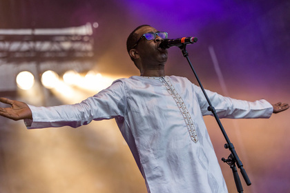 Pop aus Senegal - Kulturreise: Live-Bilder von Youssou N'Dour im Rebstockpark in Frankfurt 