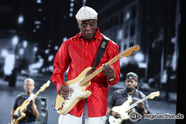 Ehrwürdig - Blues Legend: Live-Fotos von Buddy Guy live bei den Jazzopen Stuttgart 