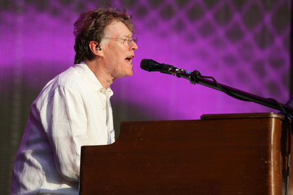 Jungstar im Alter - Weißer Blues: Live-Fotos von Steve Winwood bei den Jazzopen Stuttgart 