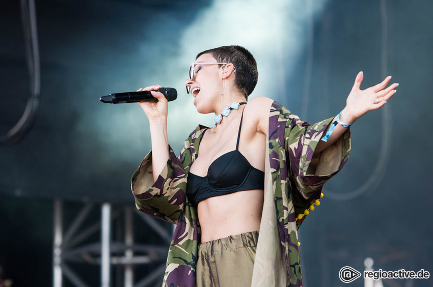 Frida Gold (live beim Deichbrand Festival, 2017)