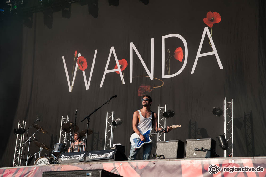 Wanda (live beim Deichbrand Festival 2017)
