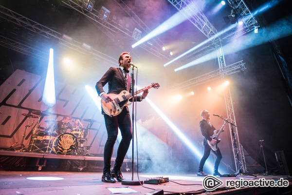 Sehr seriös - Elegant: Live-Fotos von Royal Republic auf dem Traffic Jam Open Air 2017 