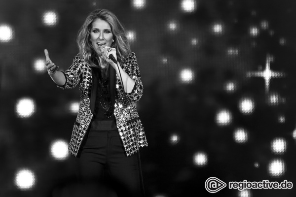 Nicht nur in Las Vegas - Céline Dion: Fotos der Sängerin live in der Mercedes-Benz Arena in Berlin 