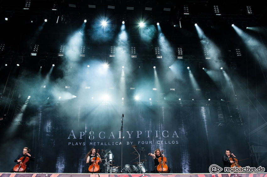 Apocalyptica (live beim Deichbrand Festival 2017)