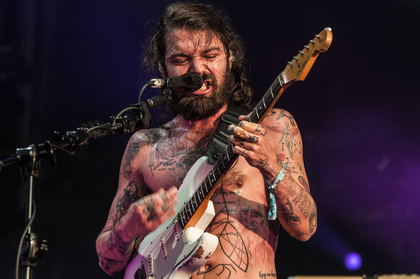 Winter is coming - Wolfszähne: Live-Bilder von Biffy Clyro beim Deichbrand Festival 2017 in Cuxhaven 