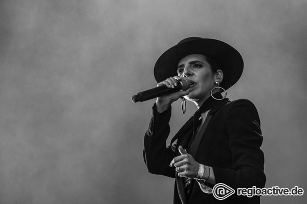 Swing & Elektro - Tanzbar: Fotos von Parov Stelar live beim Deichbrand Festival 2017 