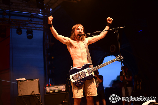 Stoner-Rock - Oben ohne: Bilder der Truckfighters live beim Trebur Open Air 2017 