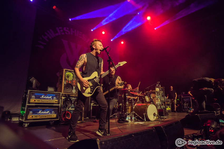 While She Sleeps live im Schlachthof Wiesbaden