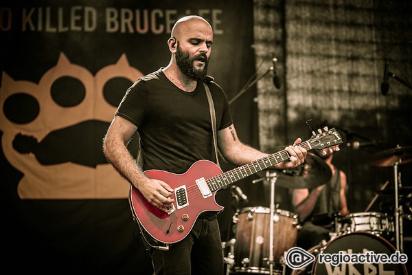 Wer denn nun? - Eindrückliche Bilder von Who Killed Bruce Lee live bei Rock im Hinterland 2017 