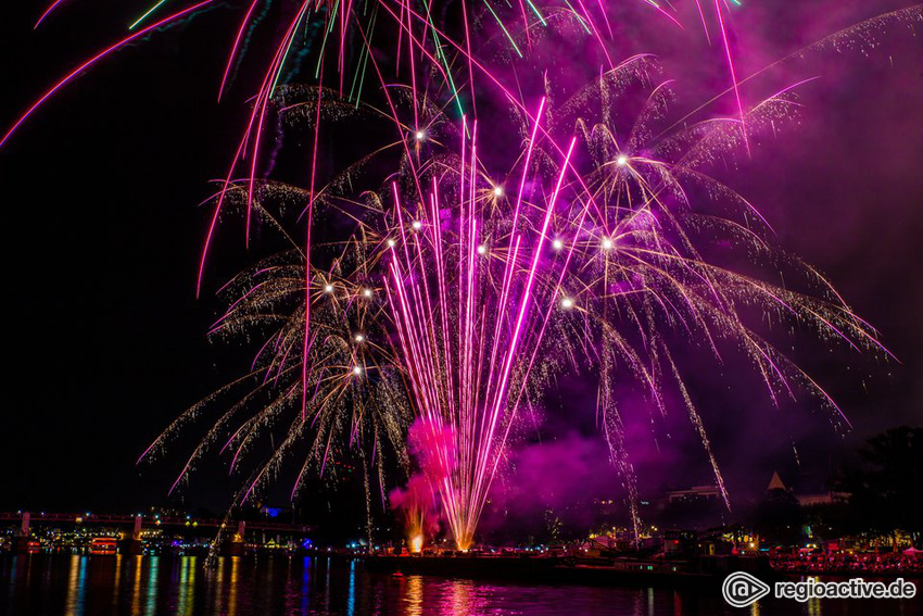 Großes Musikfeuerwerk beim Museumsuferfest Frankfurt 2017