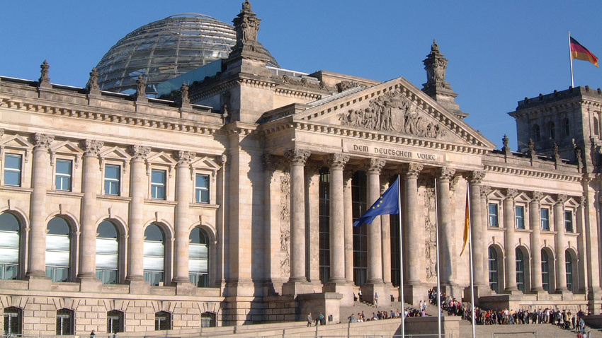 Bundestag verabschiedet Gutscheinlösung, lehnt Kulturförderungsanträge ab