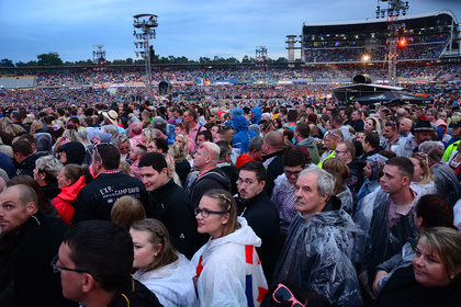 Wasseransammlung - Impressionen vom Konzertabend mit Andreas Gabalier auf dem Hockenheimring 