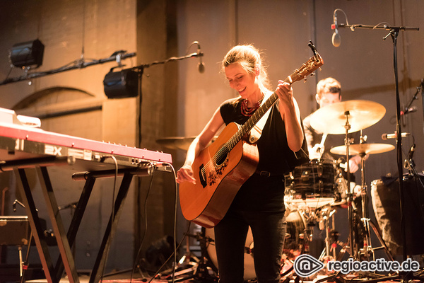 Sonnenschein - Alin Coen Band: Live-Bilder der deutschen Folk-Pop-Band im Tollhaus in Karlsruhe 