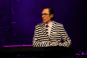 In Streifen: Sparks live im Berliner Columbia Theater