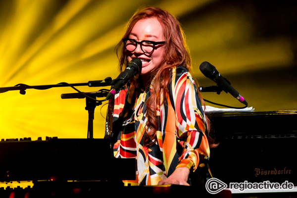 Eine für alle - Tori Amos reißt sich das Tempodrom in Berlin im Alleingang unter den Nagel 