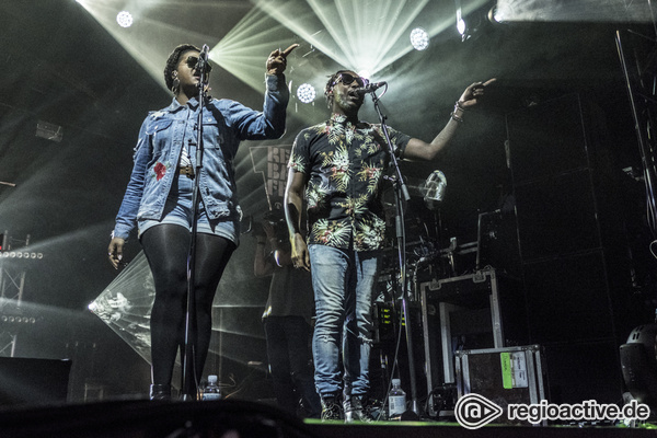 Besser Arms dran... - Welshly Arms: Fotos der souligen Rocker live beim Reeperbahn Festival 2017 