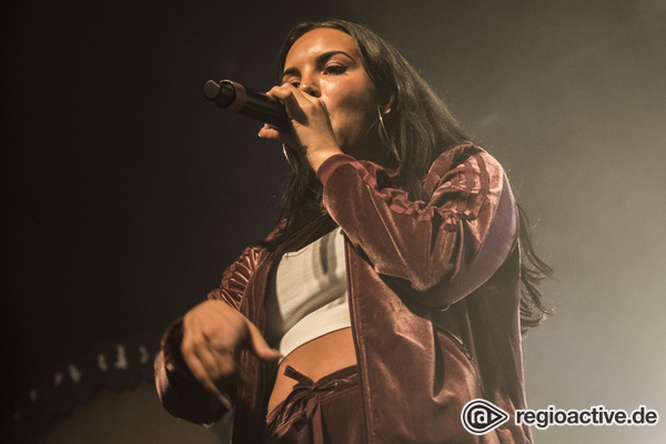 Von Party zu Party - Hype-Girls: Live-Fotos von SXTN im Docks in Hamburg 