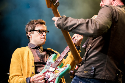 Brillen, Strickjacken und Rock'n'Roll - Weezer feiern im Kölner E-Werk ihr europäisches Live-Comeback 