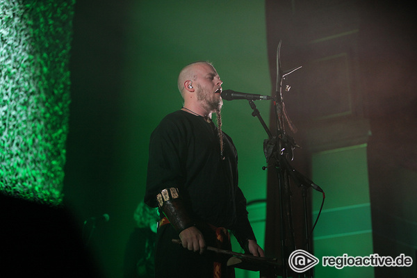 Runescape für Fortgeschrittene - Dunkle Magie: Fotos von Wardruna in der Stadthalle Heidelberg 