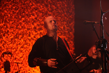 Mit Pauken und Trompeten - Wardruna gewähren in Heidelberg einen Einblick in die Magie ihrer Vorfahren 