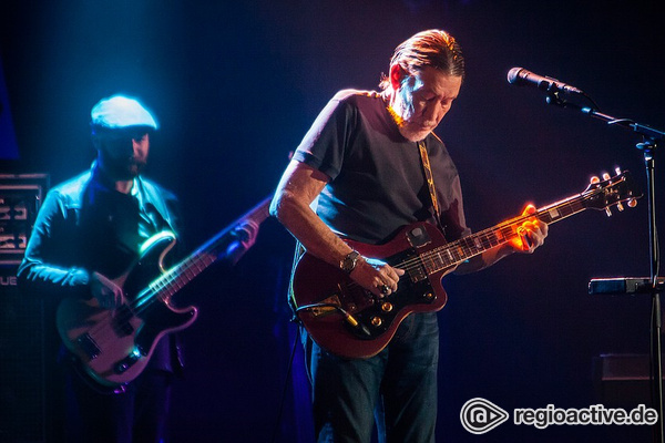 Der Tanz auf der steinigen Straße - Chris Rea feiert musikalische Wiedergeburt im Mannheimer Rosengarten 