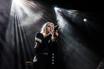 Tiefsinnig - PVRIS: Live-Fotos der US-Rockband im Docks in Hamburg 