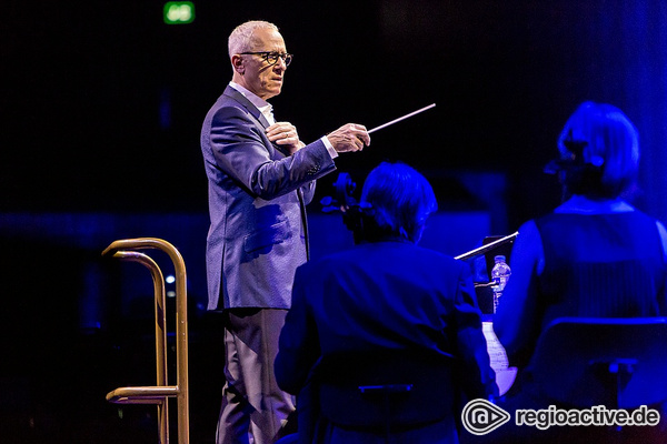 30 Jahre Filmmusik - James Newton Howard zeigt im Mannheimer Rosengarten alle Facetten seiner Kunst 