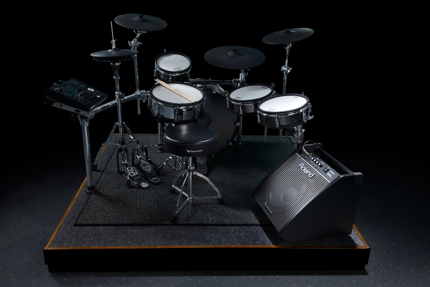 Roland präsentiert neue, leistungsstarke Verstärkersysteme für die V-Drums