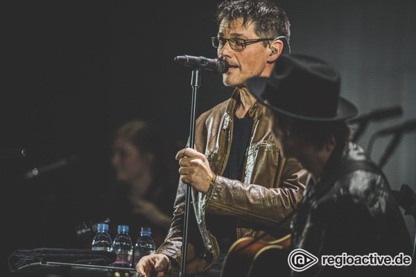 Sehr zurückgenommen - a-ha: Fotos der MTV Unplugged Tour live in der Festhalle Frankfurt 