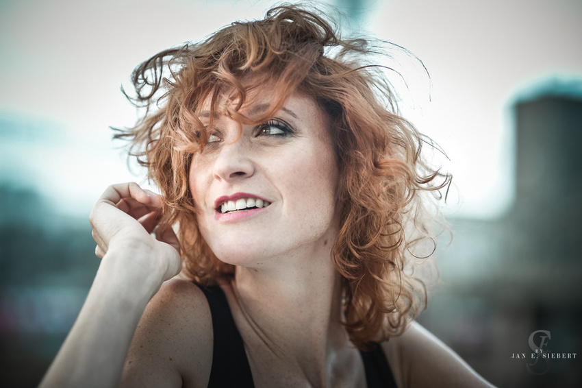 Julia Moser Musikerin, Sängerin, Sax, Singe Songwriter, Sängerin