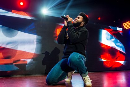 Von null auf hundert - Khalid: Bilder des Sängers live in der Stadthalle Offenbach 