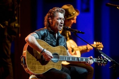 Reduziert - Peter Maffay: Bilder der MTV Unplugged Tour live in der Festhalle Frankfurt 